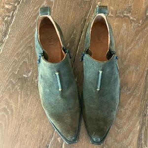 8 1/2 Frye Sacha Moto shootie